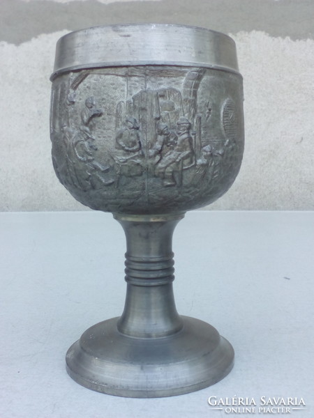 Belly cup made of tin - indicated