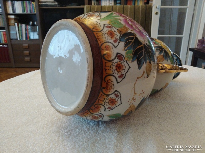 Chinese vase.