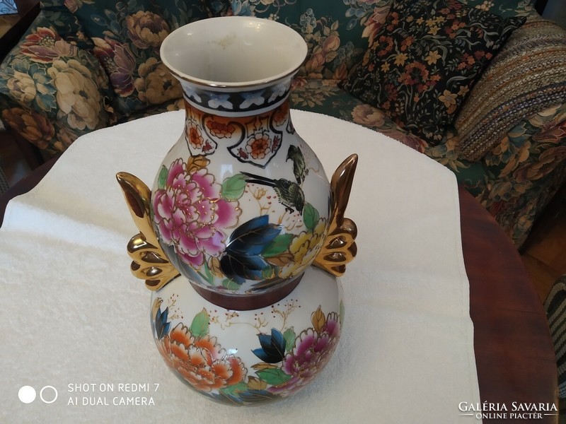 Chinese vase.