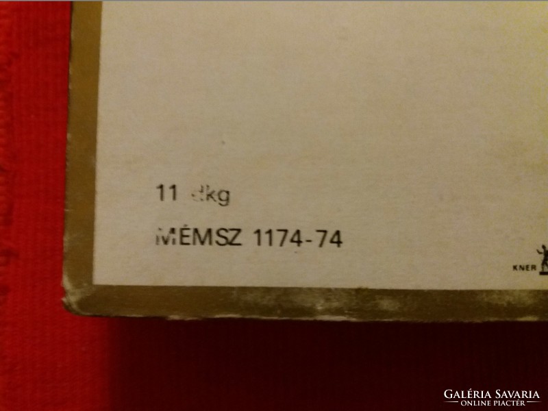 Régi Budapest Csokoládégyár Konyakmeggy bobbonos doboz 1976 papír doboz a képek szerint