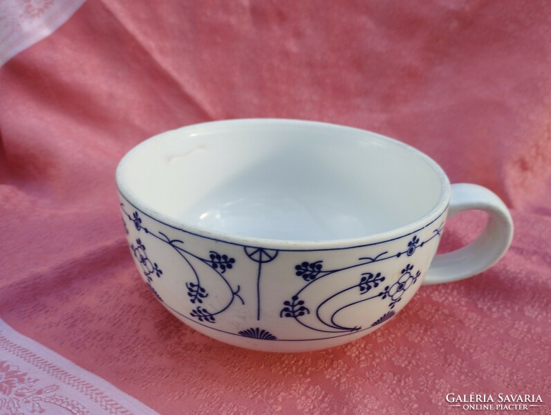 Porcelain with Immortelle pattern, a large cup with a handle