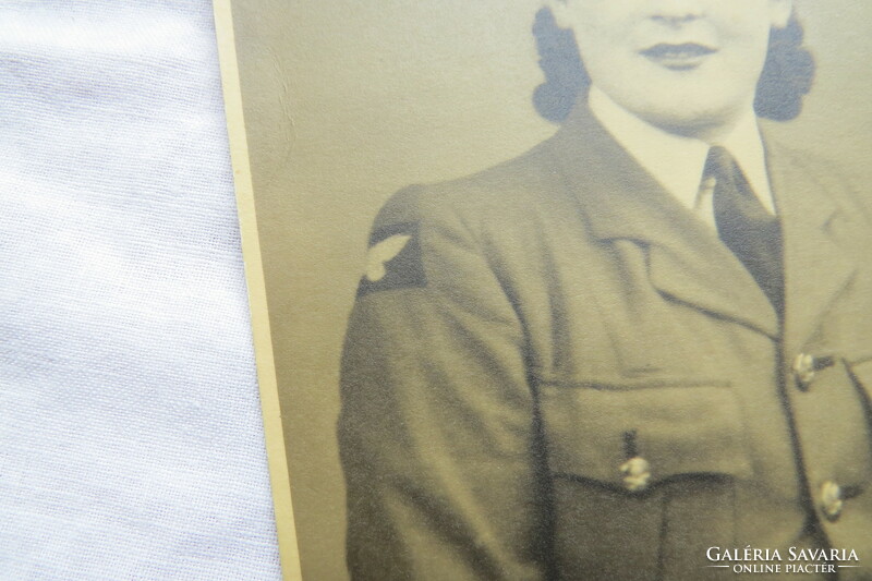 Régi angol fotólap, egyenruhás nő 1943 Blackpool Anglia
