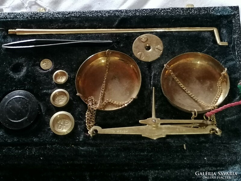 1900 Circa jewelry scale, in original box lined with black velvet, with weights, tweezers