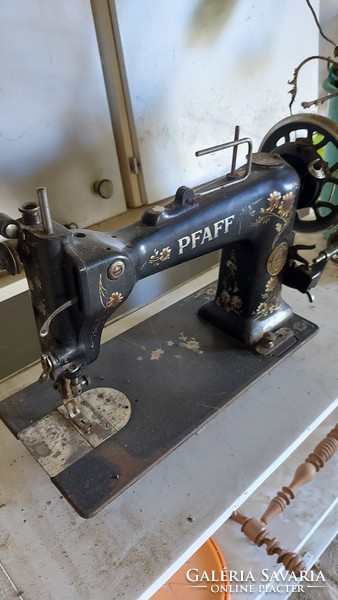 Antique pfaff sewing machine body