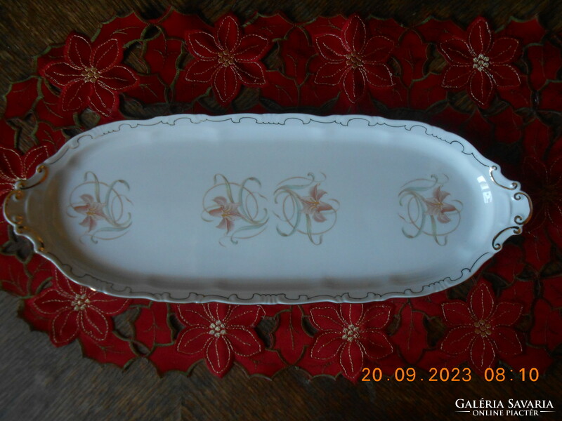 Zsolnay lily patterned sandwich plate