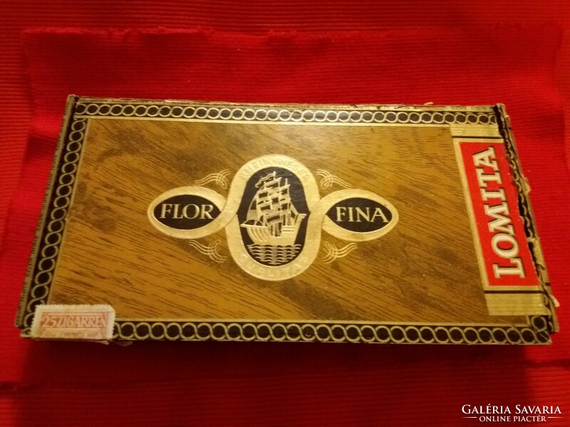 Old lomita wooden cigar box suitable for storing 25 cigars according to the pictures