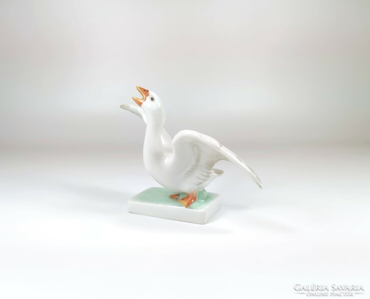 Herend, goose with spread wings, hand-painted porcelain figure 10 cm, perfect! (Bt012)