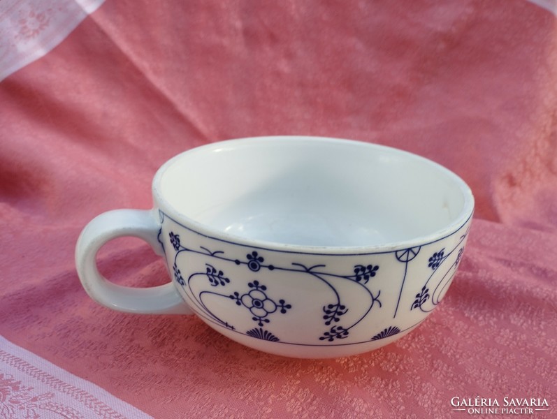 Porcelain with Immortelle pattern, a large cup with a handle