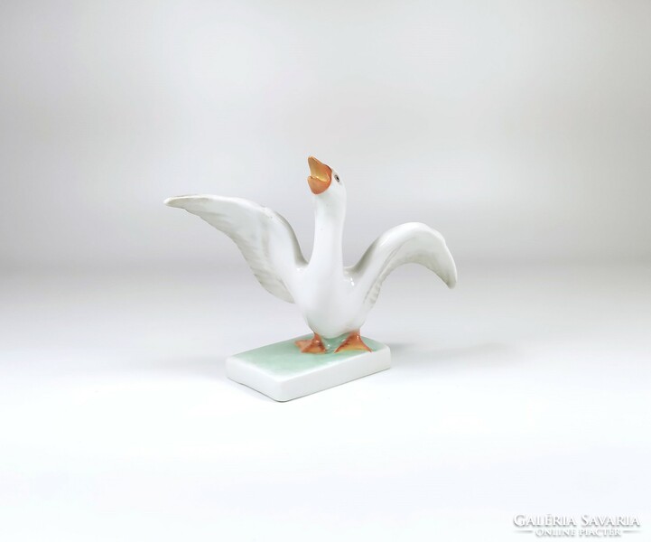 Herend, goose with spread wings, hand-painted porcelain figure 10 cm, perfect! (Bt012)