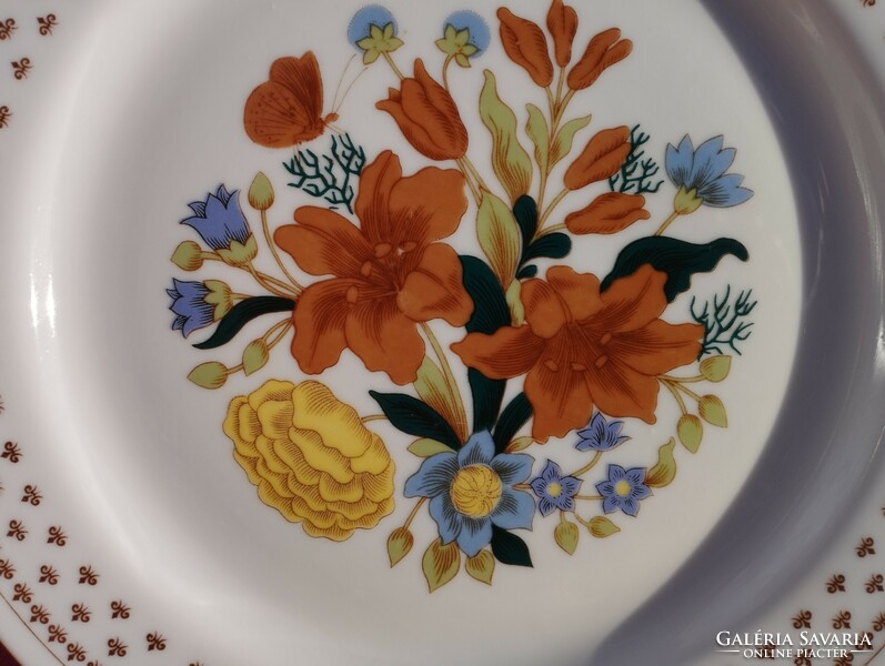 A beautiful flower-patterned porcelain large flat plate, kahla