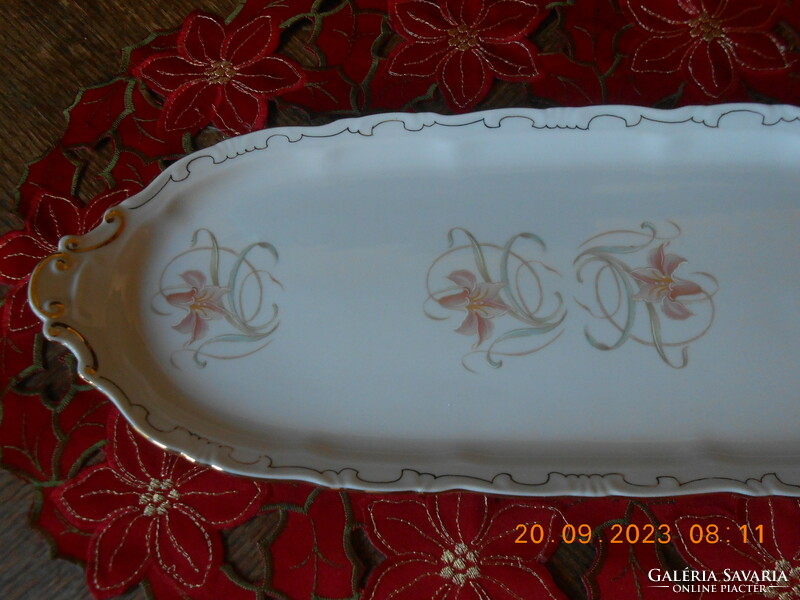 Zsolnay lily patterned sandwich plate