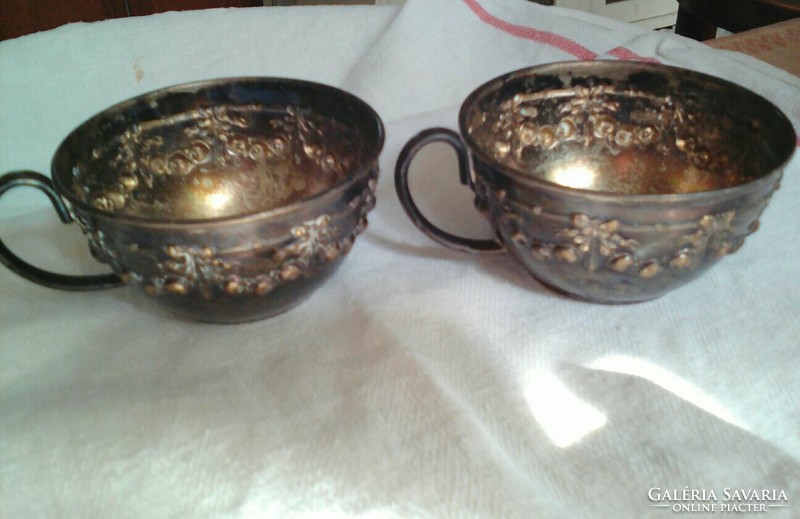 Other antiques, antique metal cups