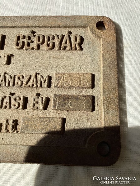 Budapesti vegyipari gépgyár öntöttvas tábla 22x10,5 cm.