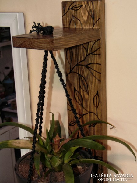 Wood and macramé plant holder