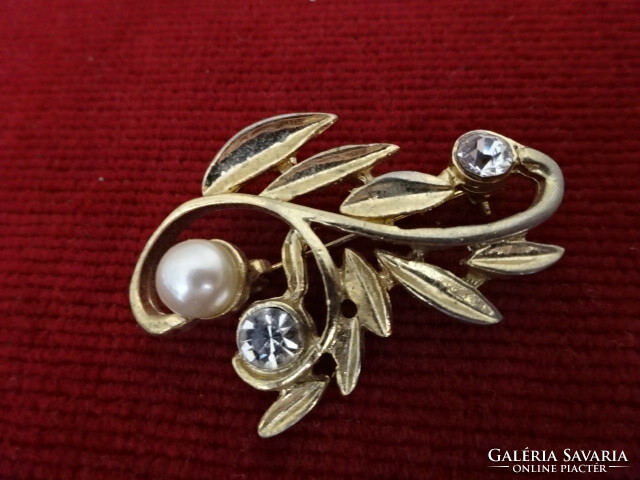 Gold-plated brooch from the 70s, decorated with white stones and white pearls. Jokai.