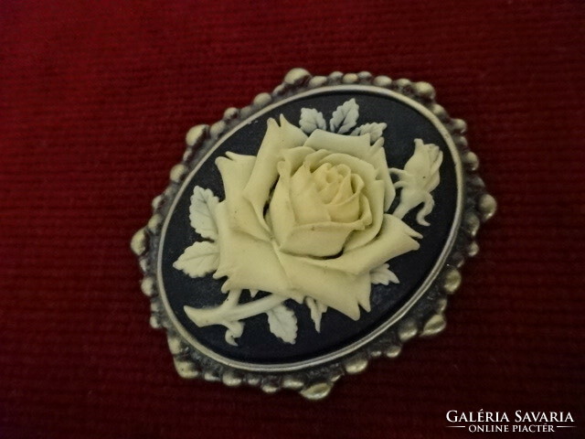 Rose pattern badge, brooch from the 60s, oval. Jokai.