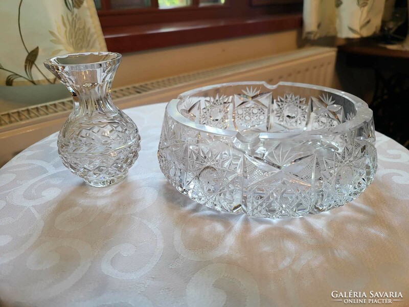 Crystal ashtray + small crystal vase