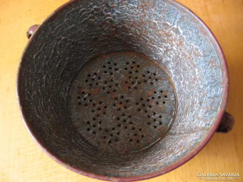 Retro brown enamel filter bowl