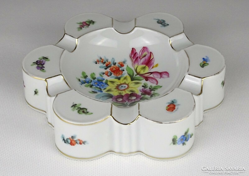 1O373 Herend porcelain ashtray with flower pattern