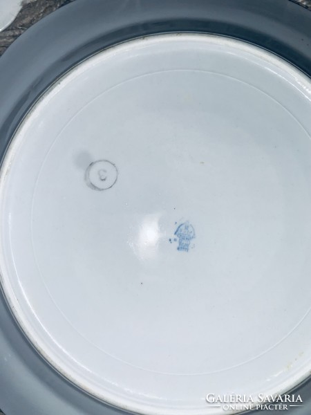 Zsolnay shield seal 3 flat plates ~24 cm flower pattern