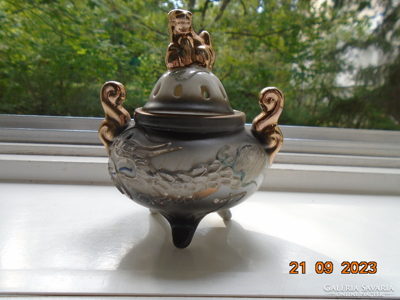 Hand-painted incense burner, convex dragon patterns, with foo dog on the lid, on 3 legs