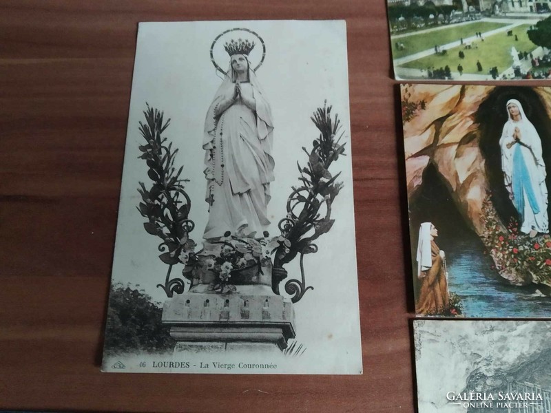 8 db Lourdes-i képeslap, egyben