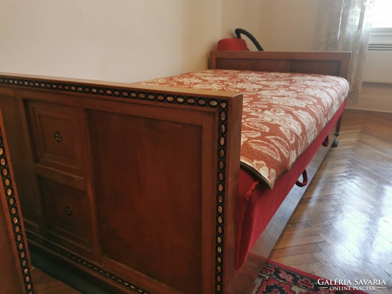 Gyöngyház berakásos egyedi antik bútor garnitúra eladó