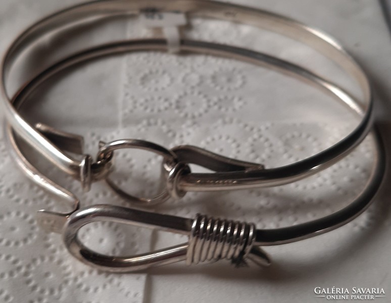 Two silver 925 rigid openable bracelets with different heads!