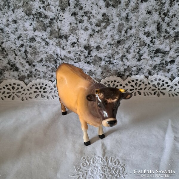 Jersey Bull biszkvit bika figura