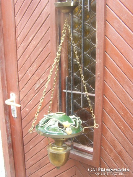 Antique hanging lamp. Chain-suspended copper lamp with electric assembly, e27 standard socket