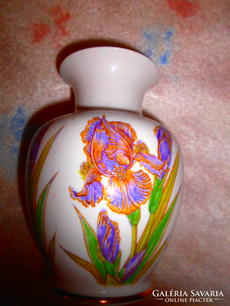 Hollóház porcelain vase