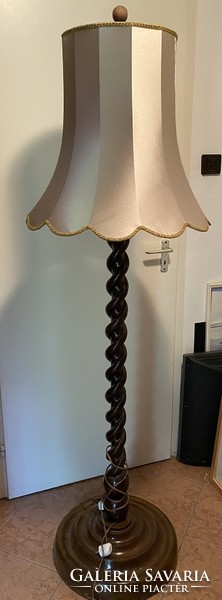 Colonial floor lamp with a new shade