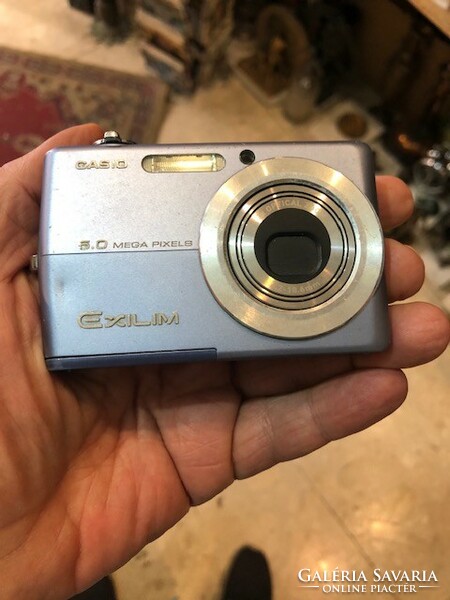 Casio exilim ex-s600 3-9.9X optical zoom digital camera