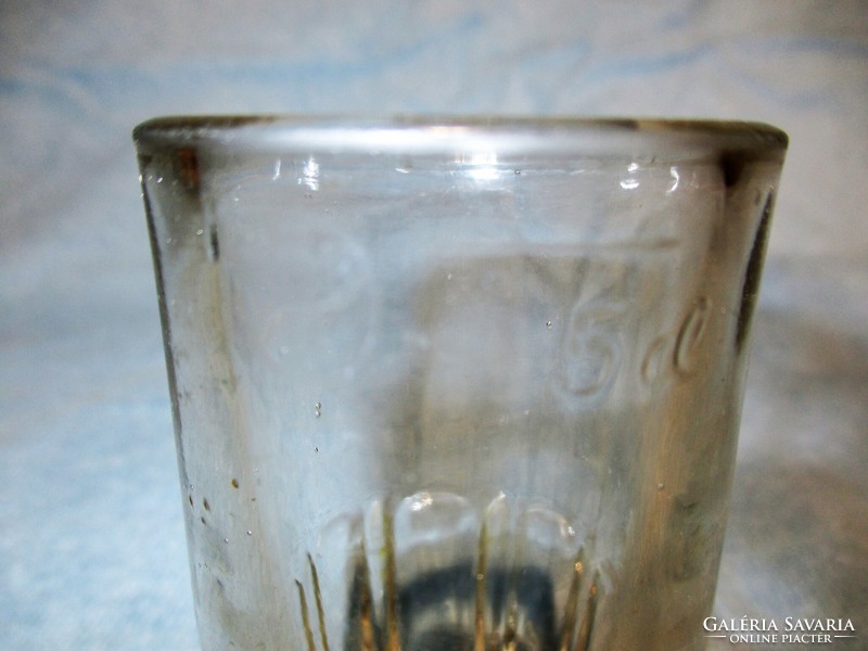0,5 dl-es üveg pohár régi jelzéssel, feles pohár