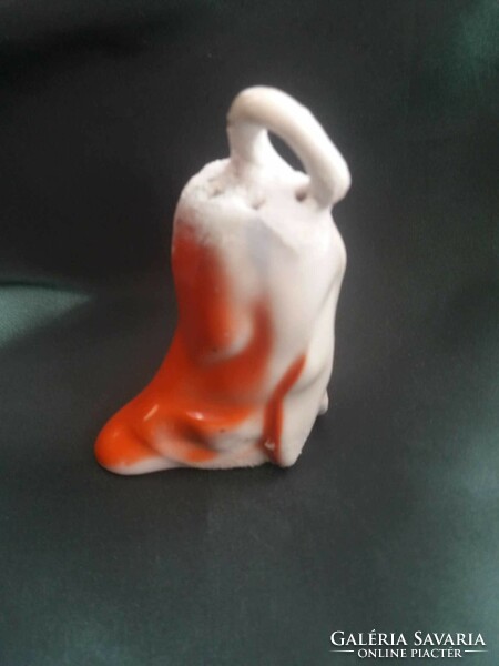 Retro, pepper-shaped porcelain salt shaker or salt shaker