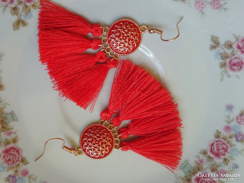 Red tassel earrings 7.5 cm long