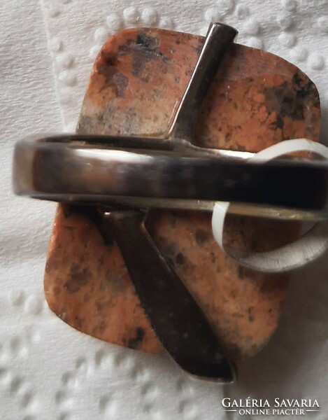 Orbikuláris jáspis ásványköves gyűrű, jelzett 925 ezüsttel kombinálva