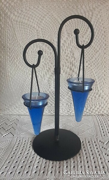 Kék üveg mécsestartó fekete fém állványon 2-es