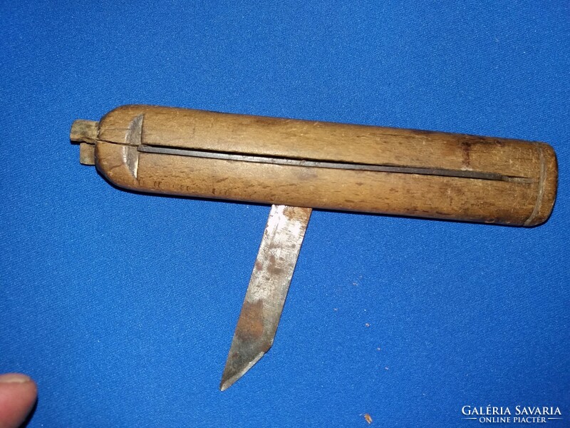 Antique handmade fishing knife, rare according to the pictures