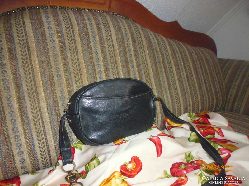 Vintage lancel women's genuine leather bag.