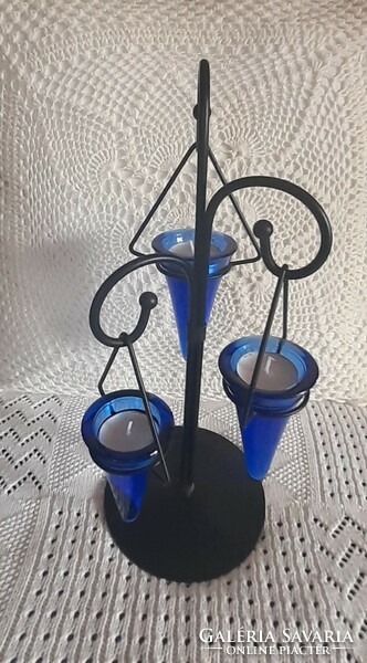 Kék üveg mécsestartó fekete fém állványon 3-as