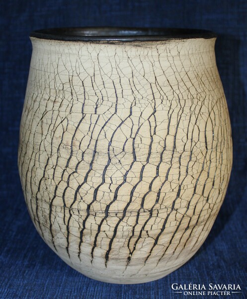 Ceramic vase with antique effect glaze