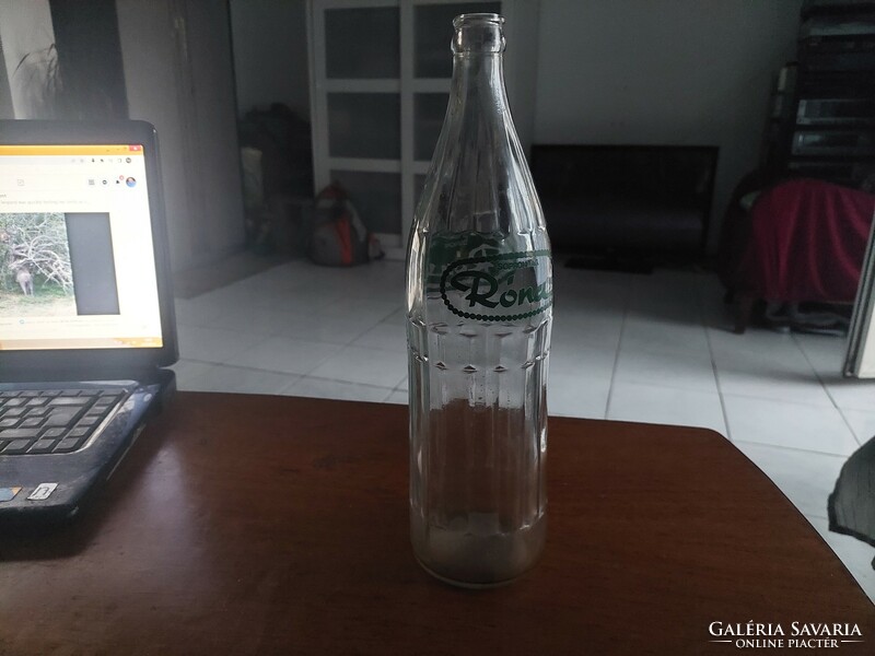 Retro Róna 1l soft drink bottle