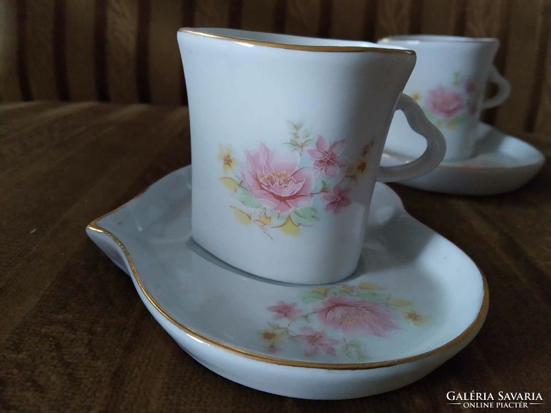 Heart-shaped cup and plate with gilded rim, flower pattern, iris cluj mark, 2 in one