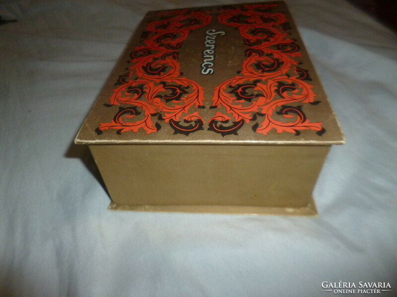 Old fortune chocolate bonbon box