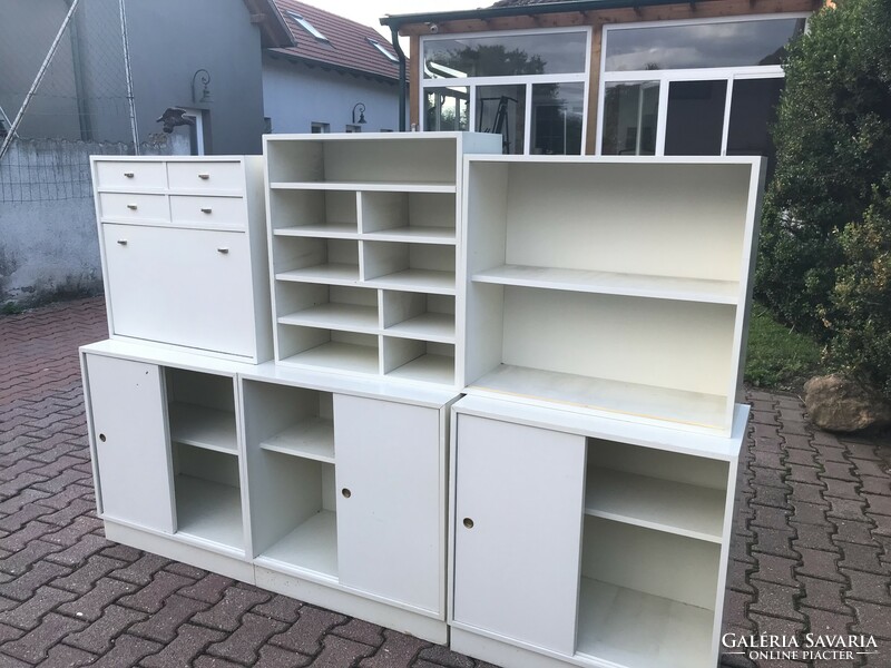 6 small cupboards