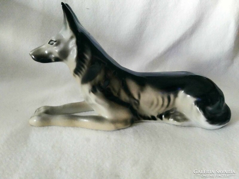 Romanian porcelain, German shepherd dog, portelanul alba iulia, 22 cm long