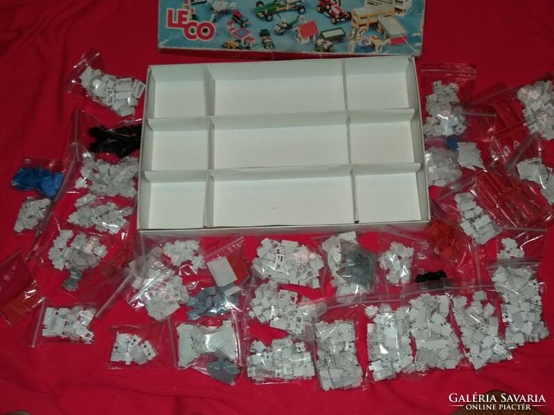 1970 Cc extremely rare Yugoslavian leco panel building toy with lots of parts and box as shown in pictures