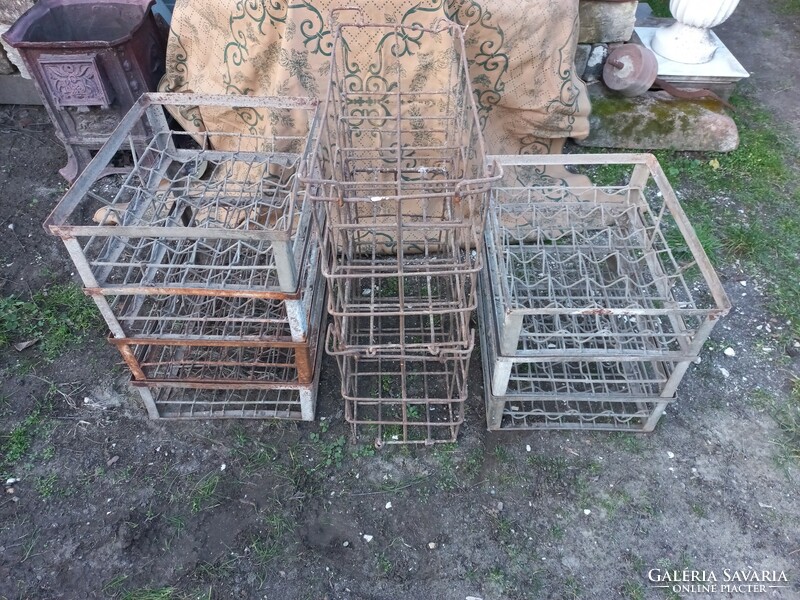 10 metal baskets