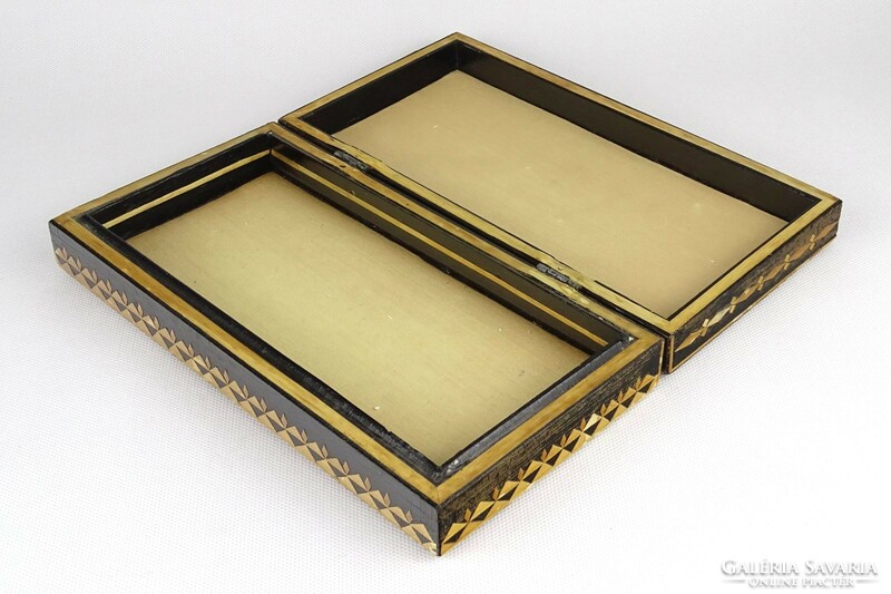 1O515 wooden jewelry box with straw decoration